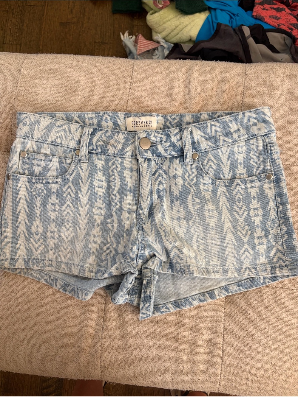 Forever 21 Light Wash Tribal Print Denim Shorts